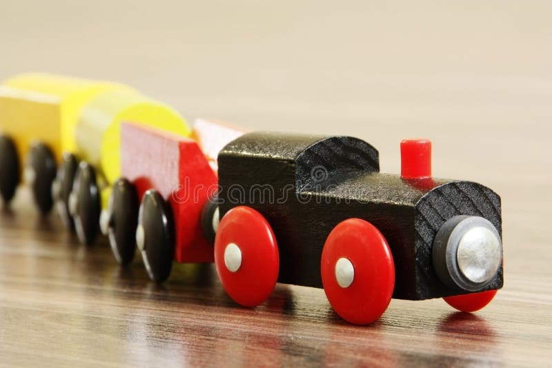 Trem do brinquedo foto de stock. Imagem de retro, brinquedo - 16389090   Trem de madeira, Carros de brinquedo de madeira, Trem de madeira de  brinquedo