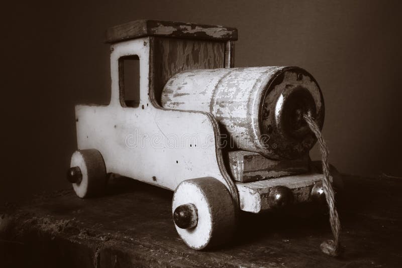 Caminhão Antigo Do Brinquedo Que Leva Rosas Cor-de-rosa Foto de Stock -  Imagem de velho, oxidado: 32187768