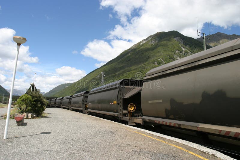Tren del carbón en Nueva Zelandia foto de archivo libre de regalías Tren del carbón en Nueva Zelandia foto de archivo libre de regalías