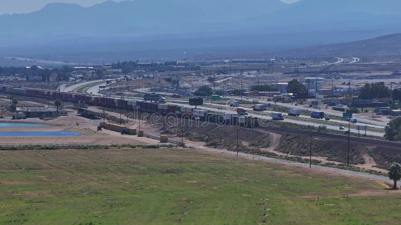 Tren que atraviesa los estados de california y nevada.