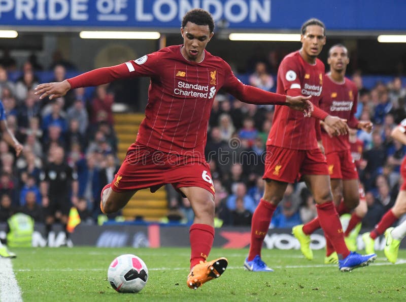 Liverpool x Tottenham foi um jogo louco --Alexander-Arnold