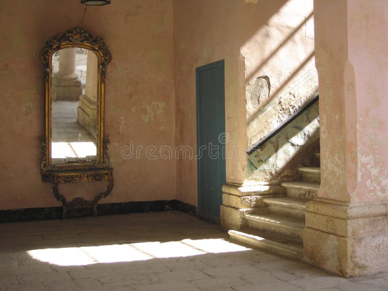 Treppen im historischen Gebäude lizenzfreies stockbild Treppen im historischen Gebäude lizenzfreies stockbild
