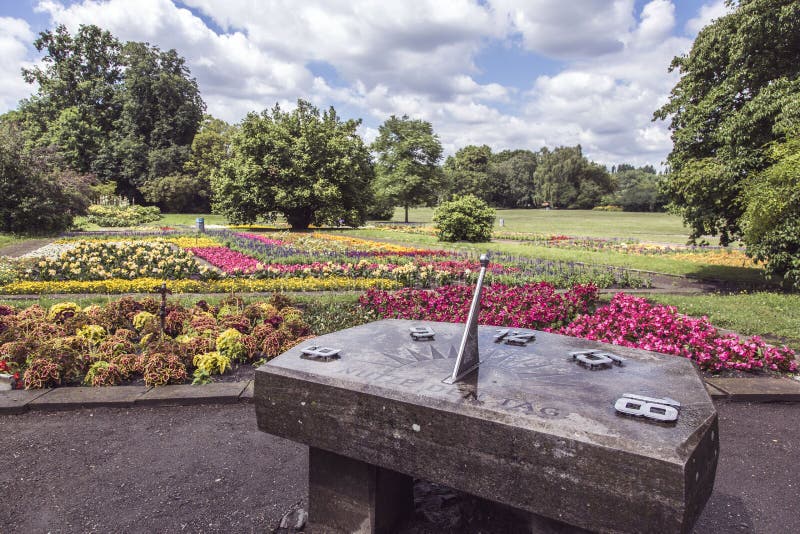 TreptowerPark Berlin stockfoto. Bild von sommer, grenzsteine 32849084