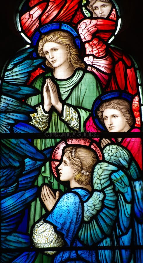Tres ángeles (rogación) en vitral