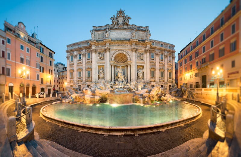 Trevi fontána v skorých ranných hodinách, Rím.