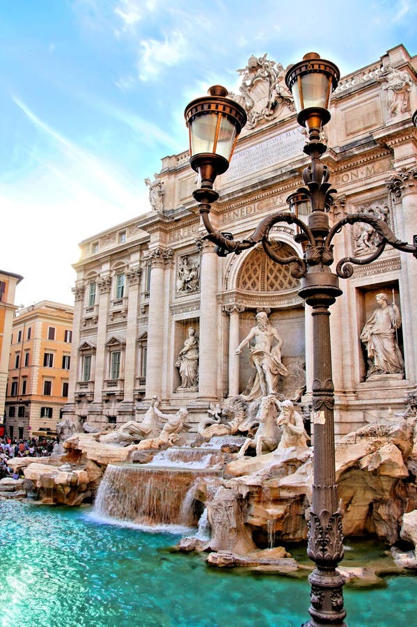 Trevi-springbrunn av Rome royaltyfri fotografi Trevi-springbrunn av Rome royaltyfri fotografi