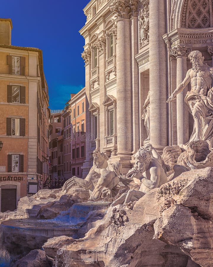 Trevi van Rome Fontein in Rome, Italië Beroemdste fontein van Rome Architectuur en oriëntatiepunt van Rome