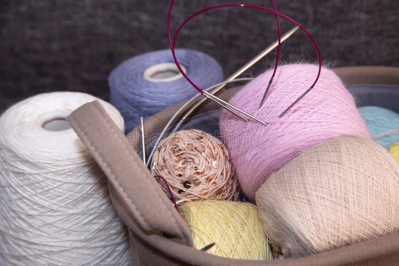 Tricot Outils Et Matériaux Fil Aiguilles à Tricoter Home Hobby Image stock  - Image du crochet, fermer: 211082853
