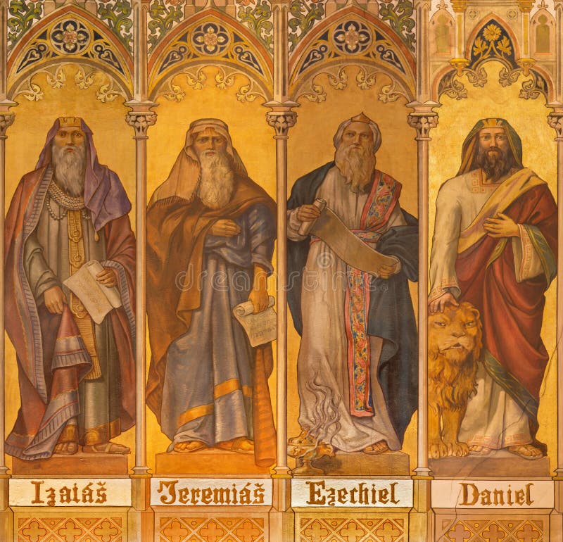 Trnava - de neogotische fresko van grote helderzienden Isaiah, Jeremiah, Ezekiel, Daniel stock foto Trnava - de neogotische fresko van grote helderzienden Isaiah, Jeremiah, Ezekiel, Daniel stock foto