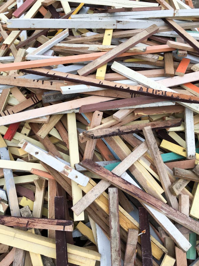Trockenes Sperrholz aus den Grund lizenzfreies stockbild Trockenes Sperrholz aus den Grund lizenzfreies stockbild