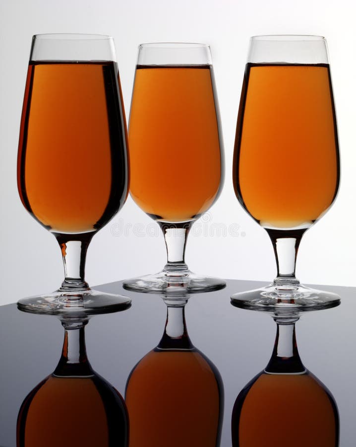 TROIS VERRES DE XÉRÈS images libres de droits TROIS VERRES DE XÉRÈS images libres de droits