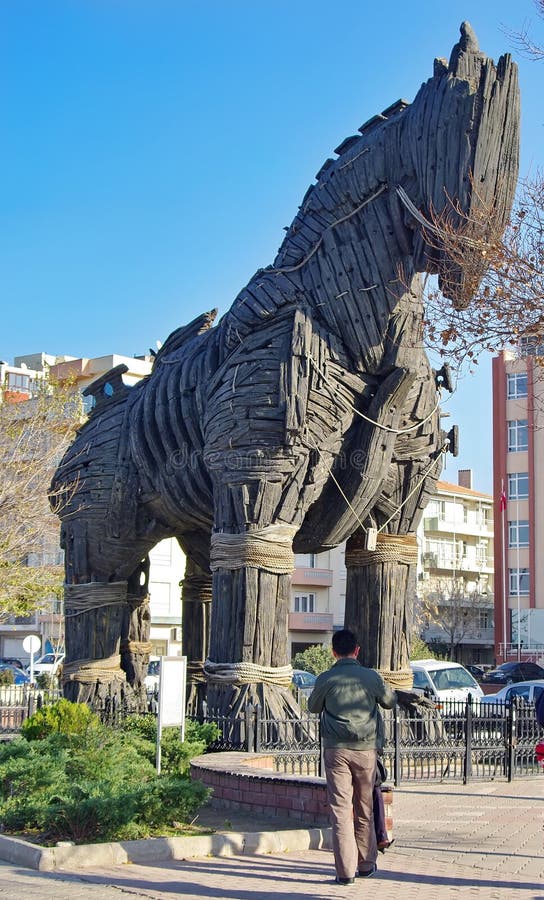 Cavalo De Troia No Canakkale; Turquia Imagem de Stock - Imagem de gravado,  preto: 123322275