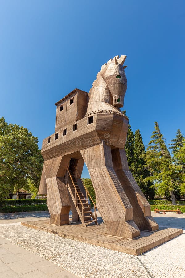 Cavalo De Troia Na Cidade De Canakkale Imagem de Stock - Imagem de guerra,  troy: 99390803