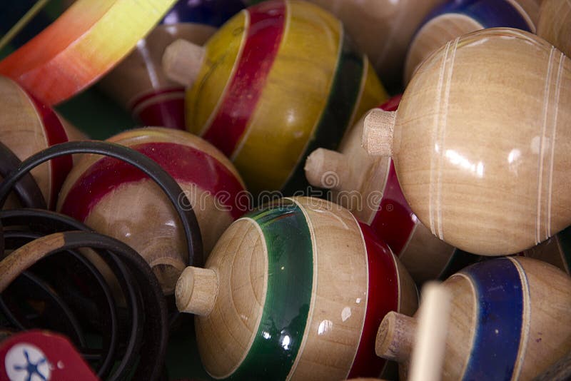 Trompos meksykanina tradycyjne zabawki fotografia stock Trompos meksykanina tradycyjne zabawki fotografia stock