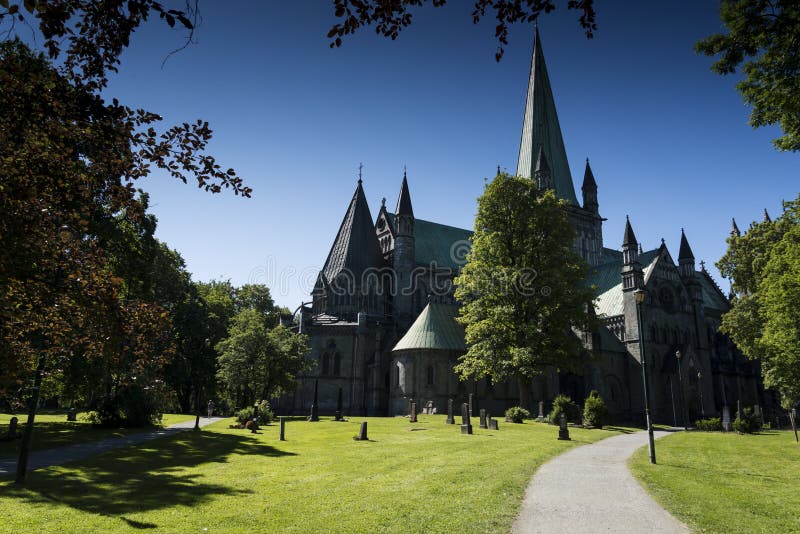 Path leading to Trondheim Cathedral in summer