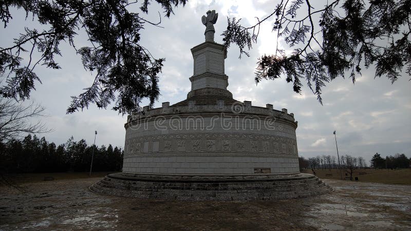 Tropaeum traiani ένα ρωμαϊκό μνημείο στη μοντέρνα αδαμκλιτική ρουμανία στοκ φωτογραφία με δικαίωμα ελεύθερης χρήσης