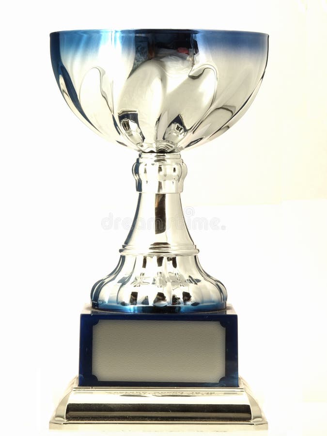 Trofeo su sfondo bianco isolato.