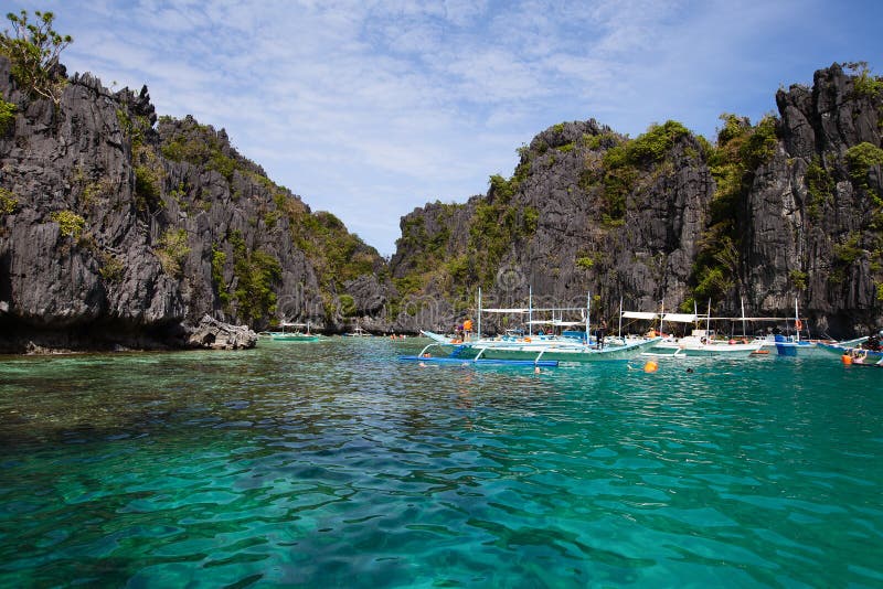 Tropisch strand in Gr Nido, Filippijnen royalty-vrije stock afbeeldingen Tropisch strand in Gr Nido, Filippijnen royalty-vrije stock afbeeldingen