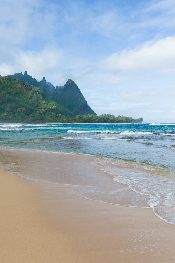Tropisch strand Kauai royalty-vrije stock afbeelding Tropisch strand Kauai royalty-vrije stock afbeelding