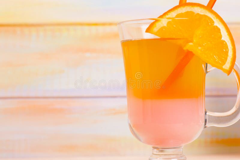 Tropische cocktails met vers fruit royalty-vrije stock afbeeldingen Tropische cocktails met vers fruit royalty-vrije stock afbeeldingen