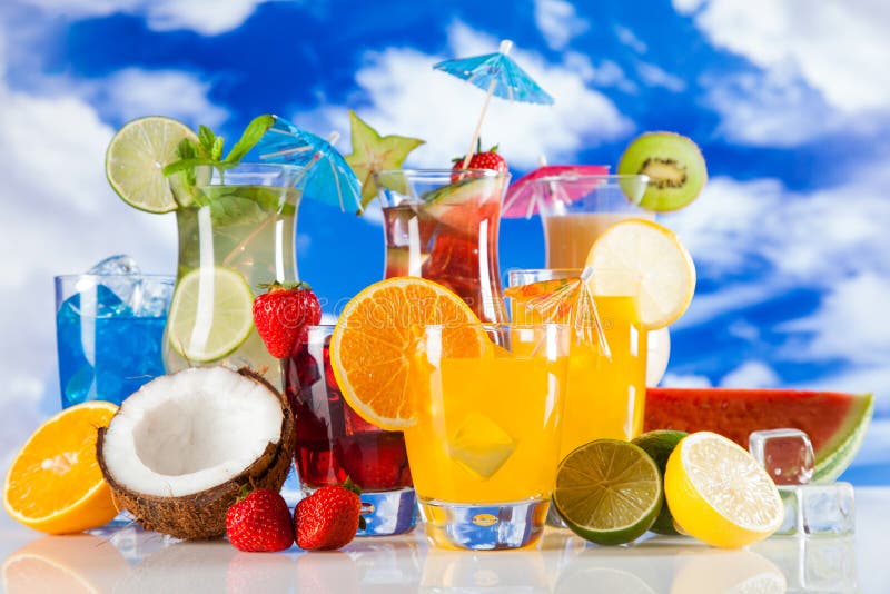 Tropische dranken op strand