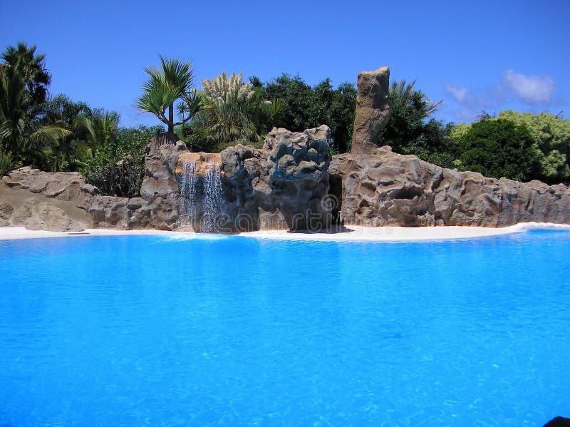 Tropische Lagune stockfoto. Bild von blau, stein, bunt 2192430