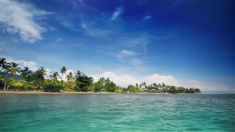 Tropischer Strand (link)