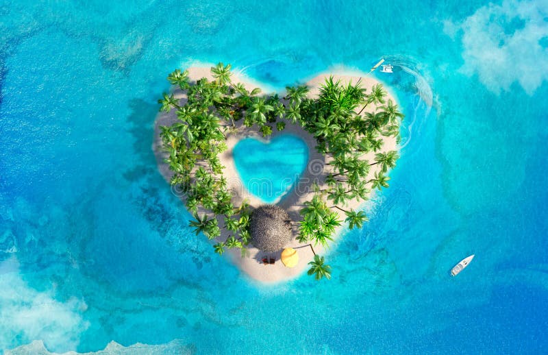 Tropisk paradisö i form av hjärta med den blåa sjön, sikt för fågelöga