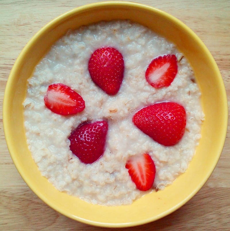 Truskawki i oatmeal obraz royalty free Truskawki i oatmeal obraz royalty free