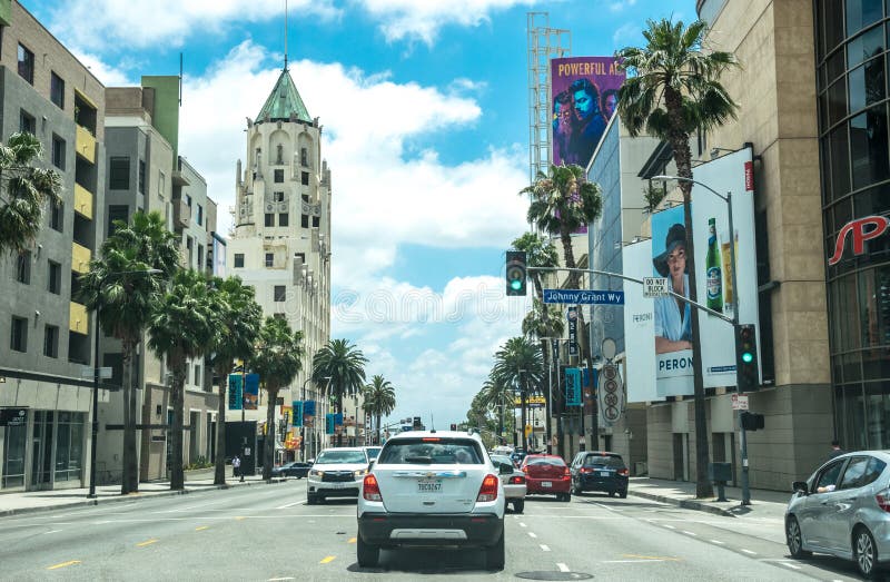 Tráfego de carro do turista no bulevar de Hollywood em Los Angeles Marco cultural de Califórnia, EUA foto de stock Tráfego de carro do turista no bulevar de Hollywood em Los Angeles Marco cultural de Califórnia, EUA foto de stock