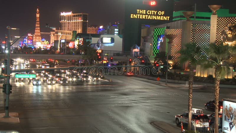 Tráfico de la noche de Las Vegas - lapso de tiempo - clips 4 de 12