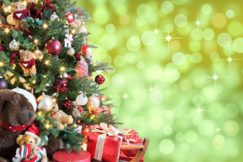 träd X-mas med suddig bakgrund royaltyfria bilder träd X-mas med suddig bakgrund royaltyfria bilder