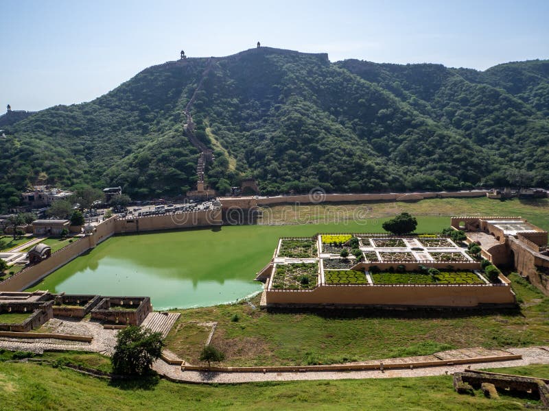 Trädgårdar från Amber Fort i Jaipur, Indien royaltyfri fotografi Trädgårdar från Amber Fort i Jaipur, Indien royaltyfri fotografi
