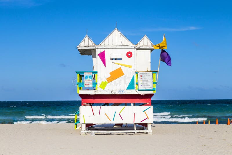 Trälivvakten förlägga i barack i art décostil i miami fotografering för bildbyråer Trälivvakten förlägga i barack i art décostil i miami fotografering för bildbyråer