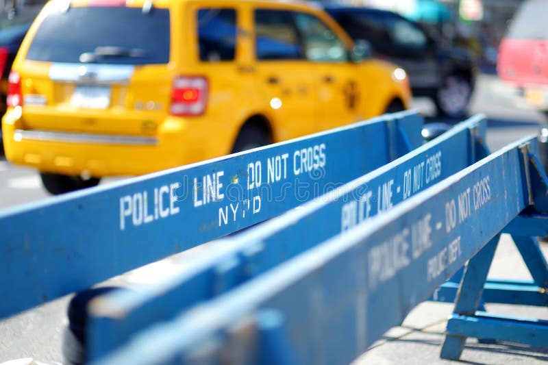 Träpolisbarrikader i New York royaltyfria foton Träpolisbarrikader i New York royaltyfria foton