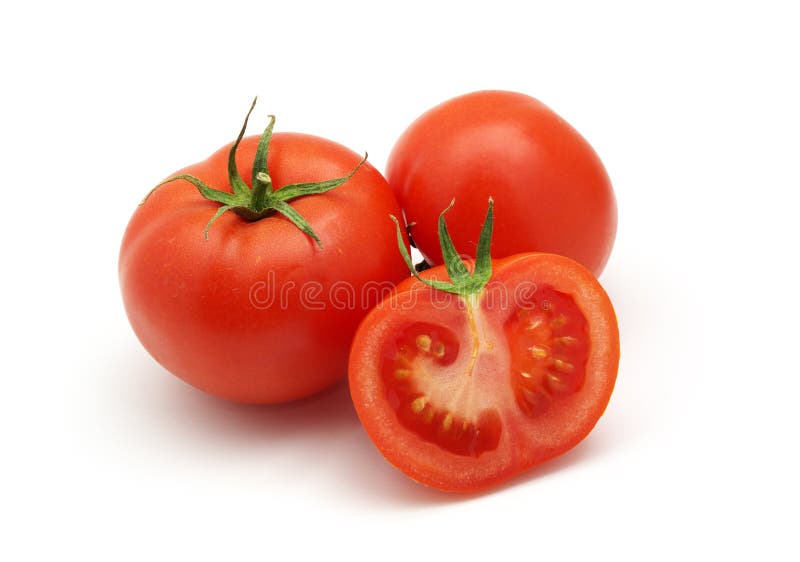 Três tomates isolados
