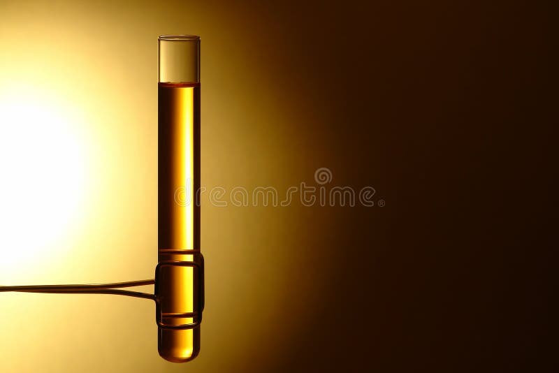 Tubo de prueba en laboratorio de investigación de la ciencia imagen de archivo libre de regalías Tubo de prueba en laboratorio de investigación de la ciencia imagen de archivo libre de regalías
