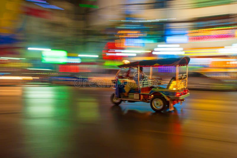 Tuktuk în mișcare blur bangkok thailanda stock image