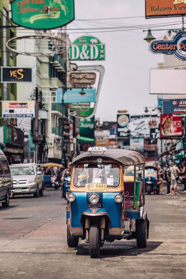 Tuku tuku taxi na Kaosan drodze w Bangkok zdjęcia royalty free Tuku tuku taxi na Kaosan drodze w Bangkok zdjęcia royalty free