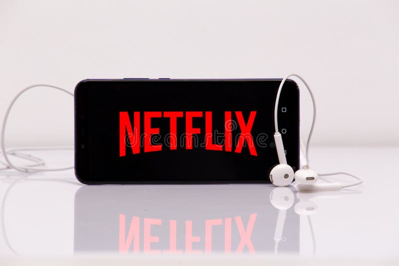 Tula 2 08 2019 Netflix auf der Telefonanzeige stockfotos Tula 2 08 2019 Netflix auf der Telefonanzeige stockfotos