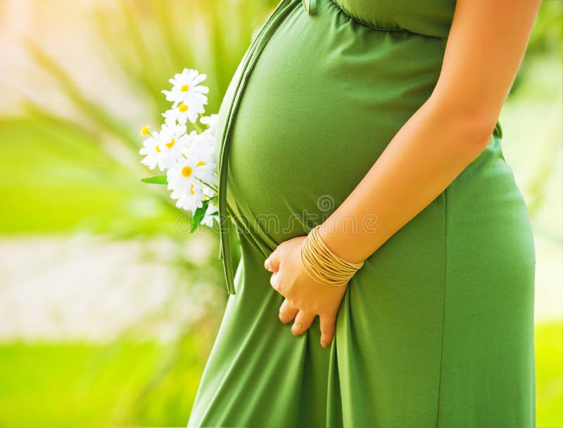 Tummy της εγκύου γυναίκας στοκ εικόνες Tummy της εγκύου γυναίκας στοκ εικόνες