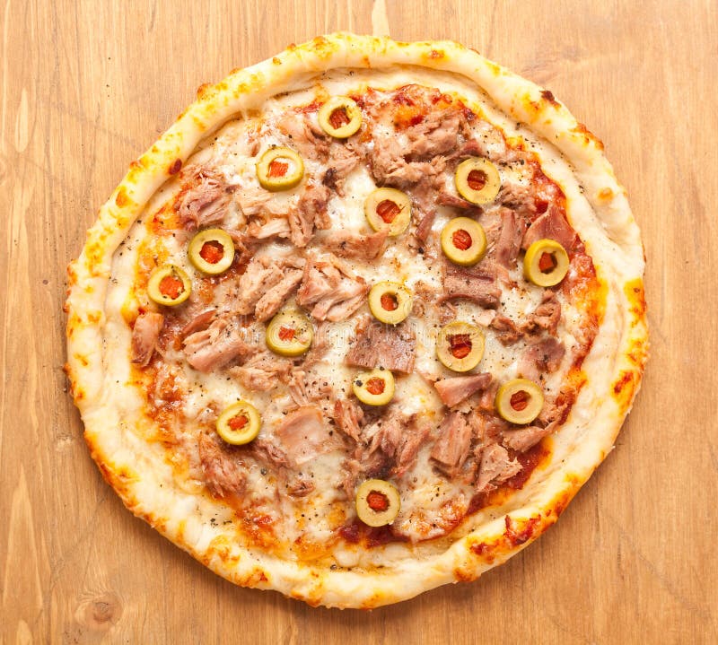 Tuna and Green Olives Pizza Stock Image Image of meal, homemade 15958269