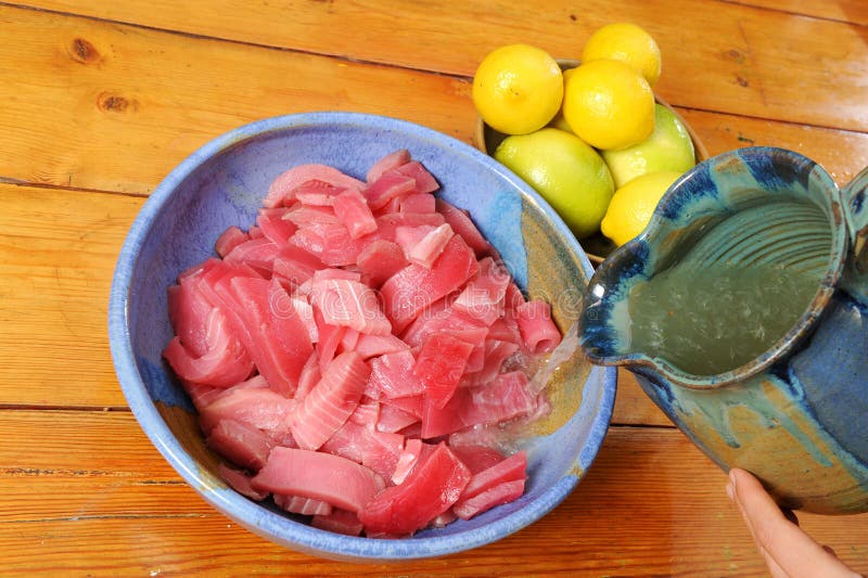 Tuna marinated with lemon juice