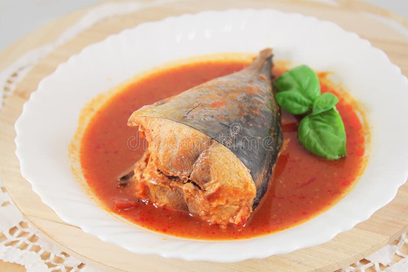 Tuna in tomato sauce stock image. Image of healthy, basque 33990093