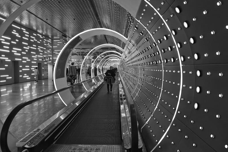 Tunnel de temps dans l'aéroport international de Guangzhou Baiyun photos libres de droits Tunnel de temps dans l'aéroport international de Guangzhou Baiyun photos libres de droits