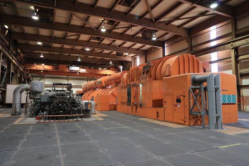 Turbina elettrica molto grande in centrale elettrica fotografia stock libera da diritti Turbina elettrica molto grande in centrale elettrica fotografia stock libera da diritti