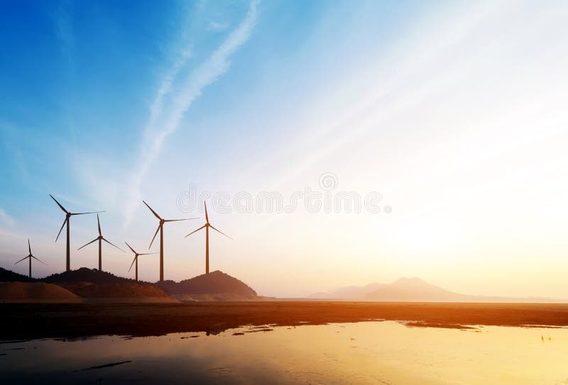 Turbinas das energias eólicas fotos de stock royalty free