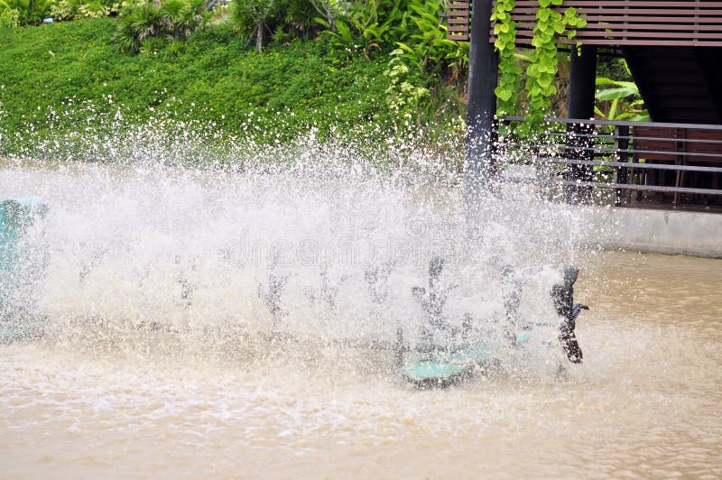 Turbinbeluftning i vatten arkivfoto