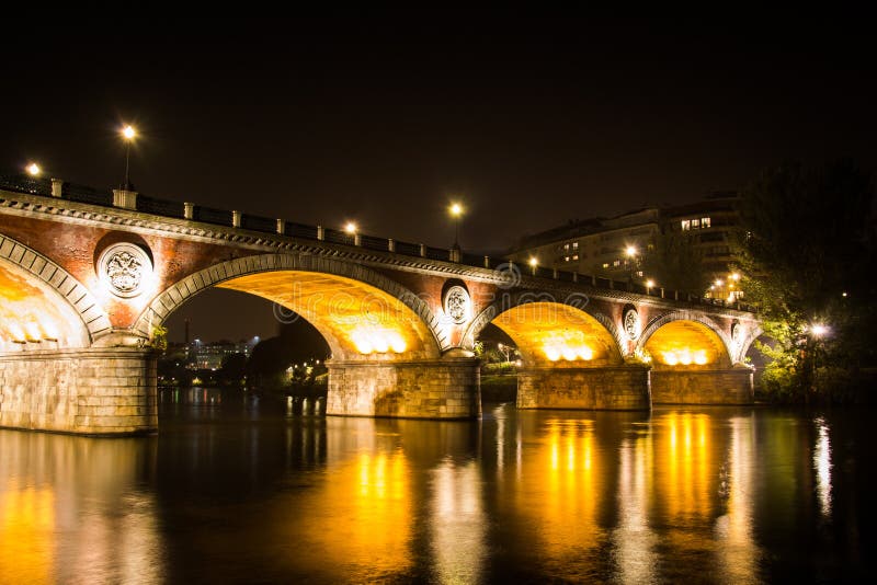 Turin Ponte Isabella och flod Po på natten royaltyfri fotografi Turin Ponte Isabella och flod Po på natten royaltyfri fotografi