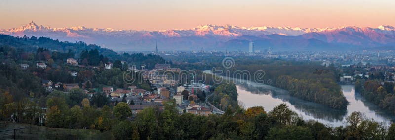 Turin (Torino) hög definitionpanorama på stadshorisonten royaltyfri fotografi Turin (Torino) hög definitionpanorama på stadshorisonten royaltyfri fotografi